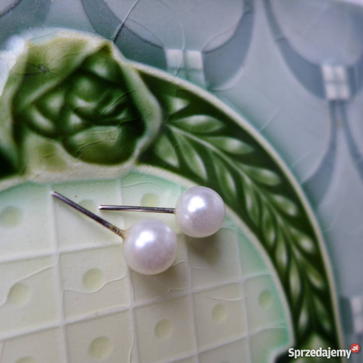 Kolczyki z białymi perełkami sztyfty PERŁY Warszawa