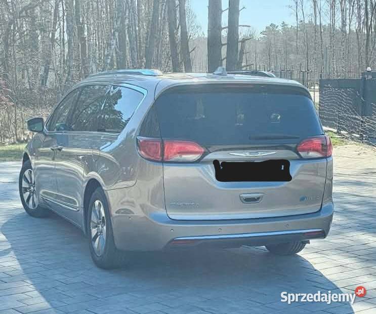 Chrysler Pacifica Hybryda dach panoramiczny hybryda Poznań