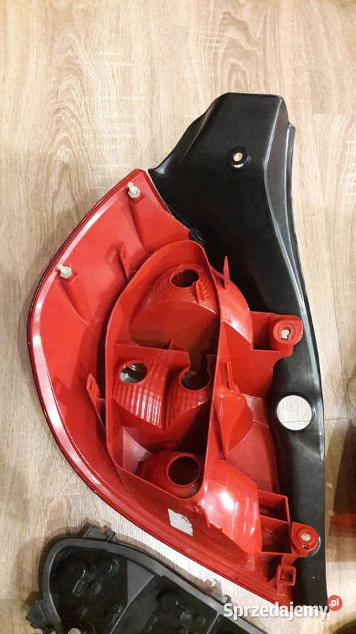 Tylne lampy Renault Clio III Głuchołazy