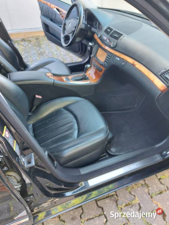 Mercedes E klasa 35 benzyna Zadbany Bałtów sprzedam