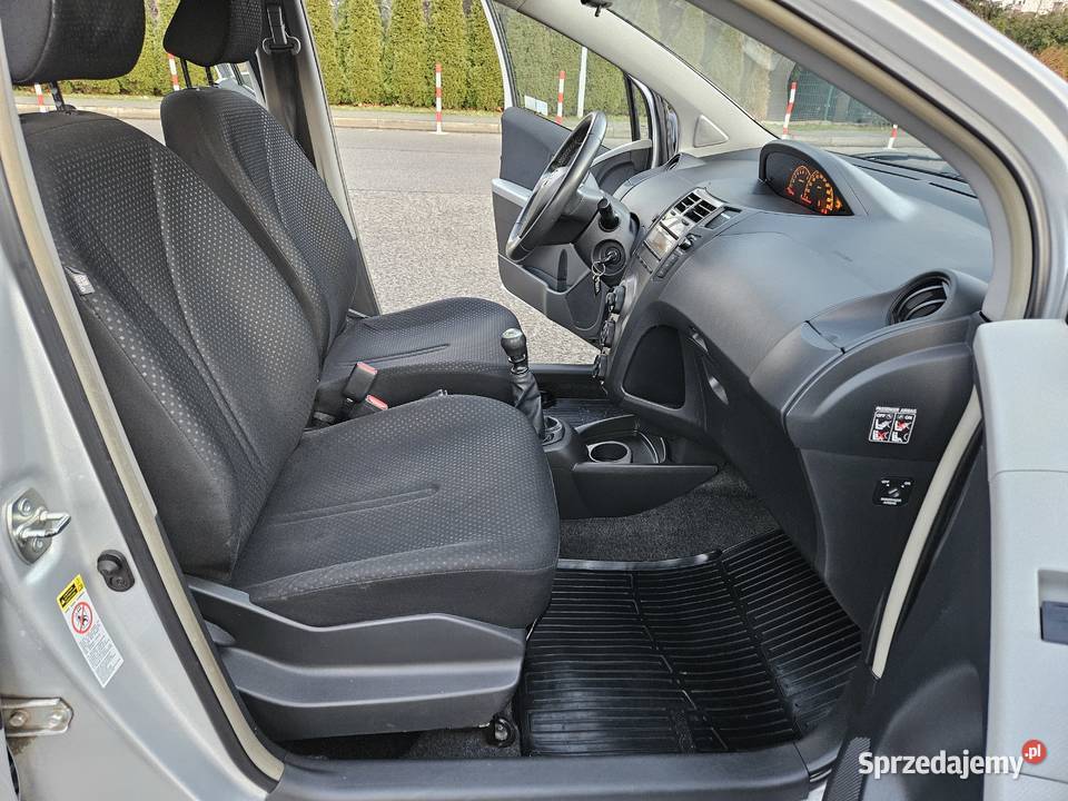 Toyota Yaris 2010 133 100 6 biegów salon Polska elektryczne lusterka podkarpackie Rzeszów sprzedam