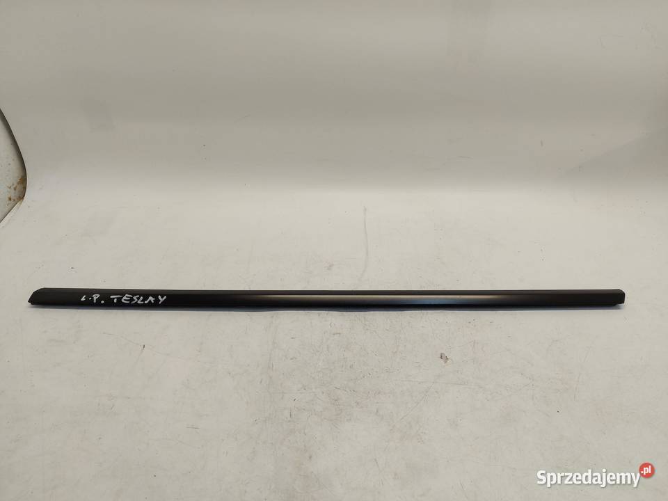 TESLA MODEL Y 2022 Listwa zgarniająca parapet