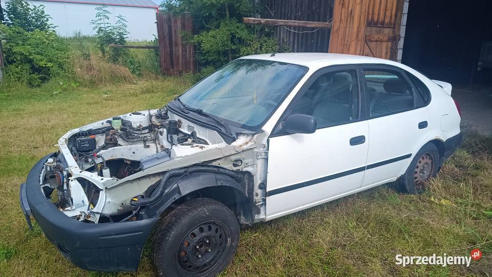 Toyota Corrolla e 11 lift 2001 r na częsci Radom sprzedam