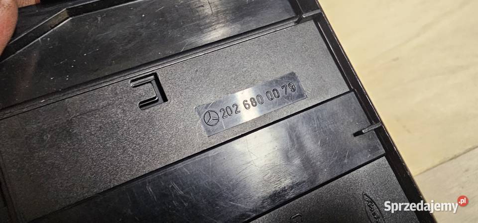 Schowek na kasety mercedes w202 2026800079 Rok produkcji 1998