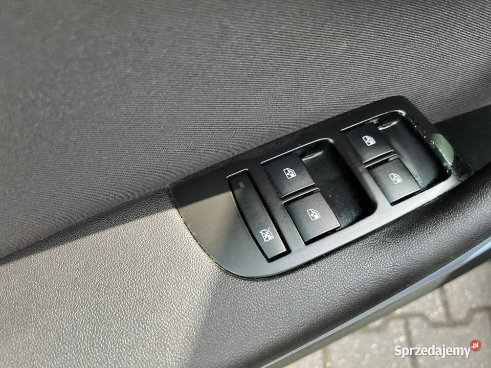 Opel Zafira 14 turbo 140 7 foteli Kamera cofania wielofunkcyjna kierownica Lipówki