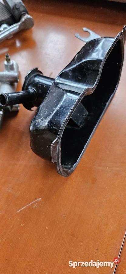 Nowaz epoki pokrywa zaworów do Fiata 126p osobowe Barlinek