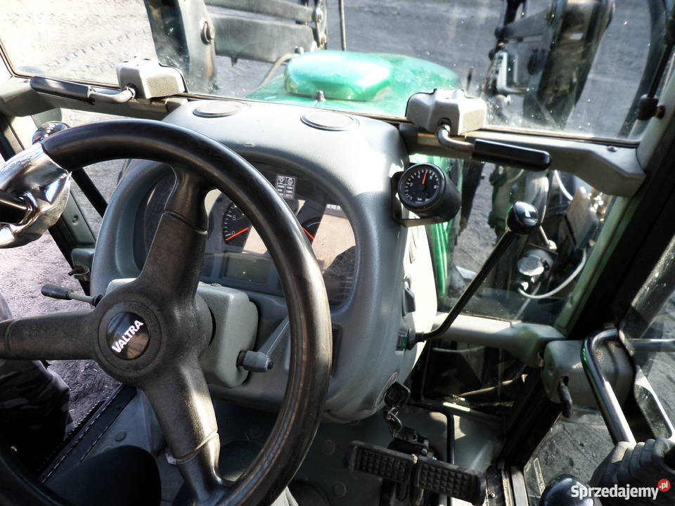 Valtra A 95 z ładowaczem STOLL Borek