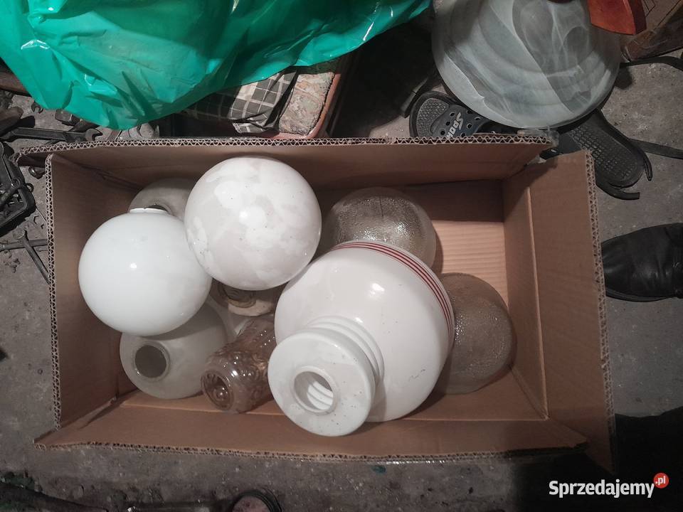 Klosze żyrandole kinkiety z prl Ozorków