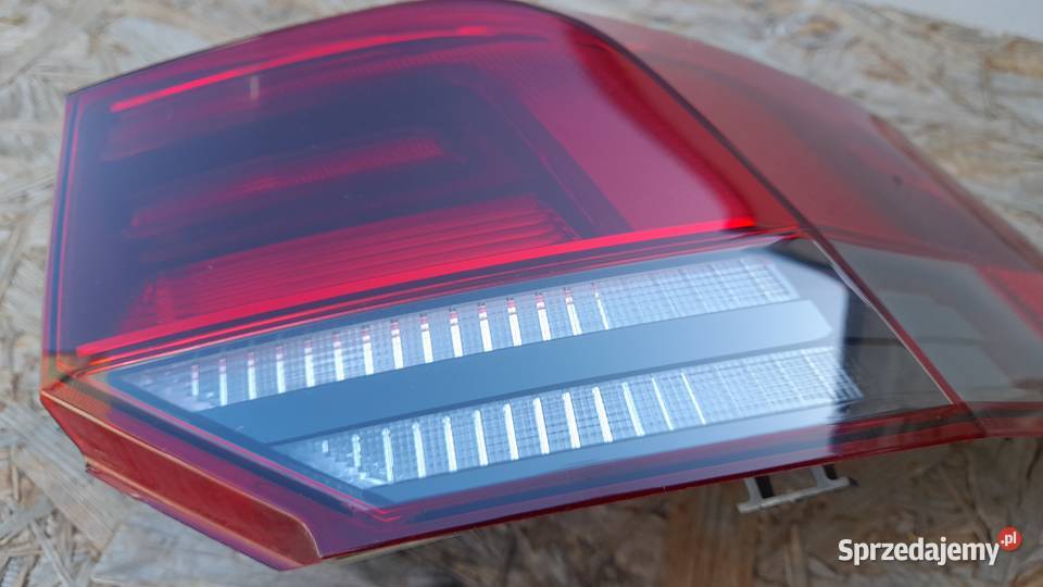 VW GOLF VIII 8 LAMPA PRAWA TYLNA TYŁ LED Goleniów