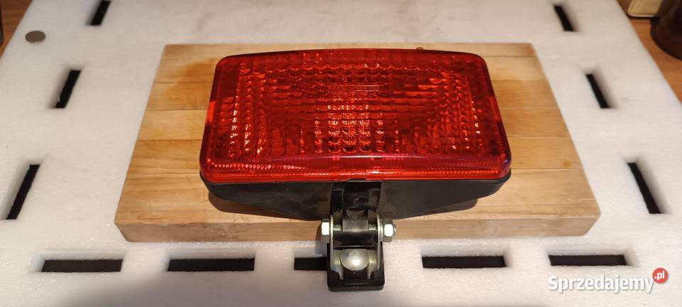 WARTBURG 353 TRABANT 601 LAMPA PRZECIWMGIELNA Rok produkcji 1990 łódzkie Uniejów