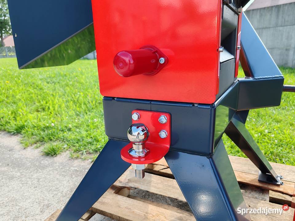 MOCNY Rębak walcowy do gałęzi drewna traktora HR