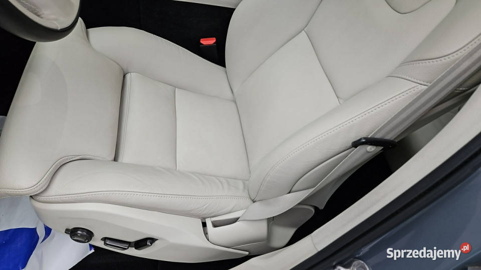 Volvo XC 60 B4 B Plus Dark aut Z Polskiego