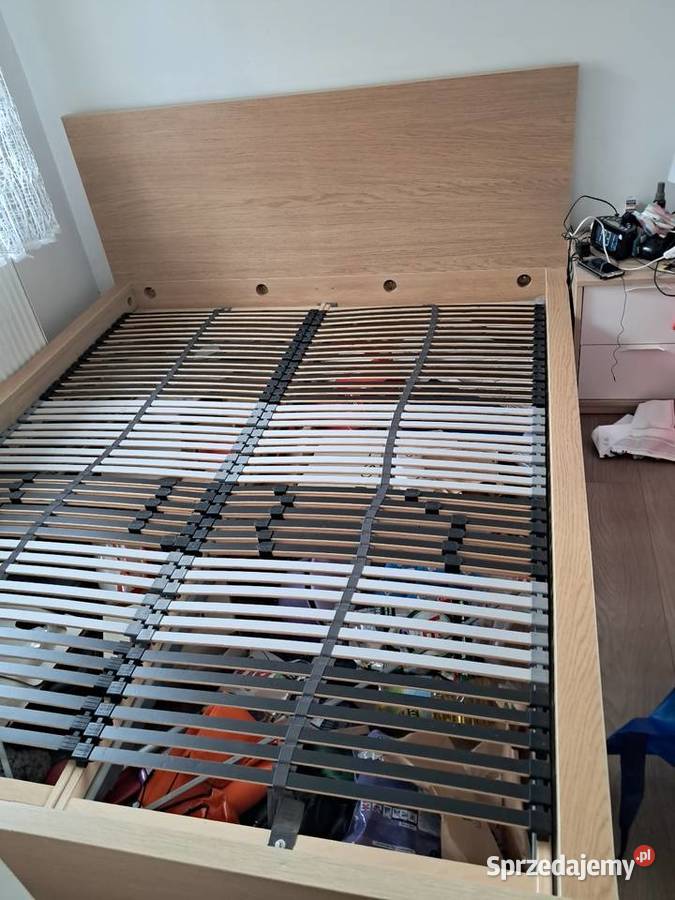 Łóżko sypialniane Bytów sprzedam