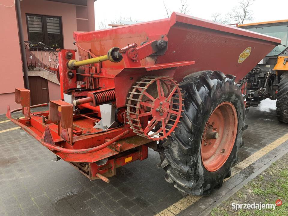 Rozsiewacz siewnik do nawozu wapna Bredal B4 Imielno