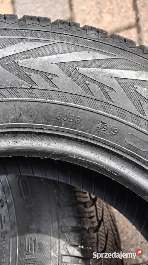 Opony zimowe Nokian 21565r16 100 parę Przystajń