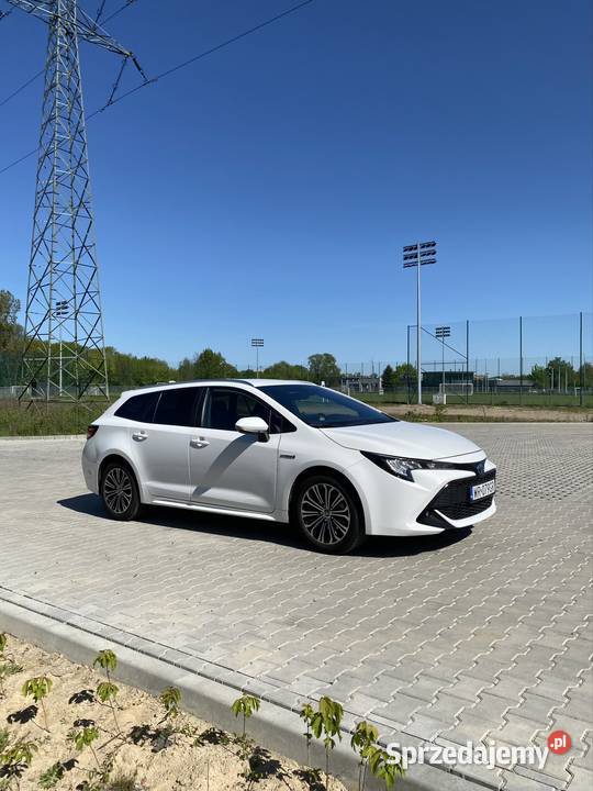 Toyota Corolla 2022 18 Hybryda Okazja czujnik zmierzchu Corolla