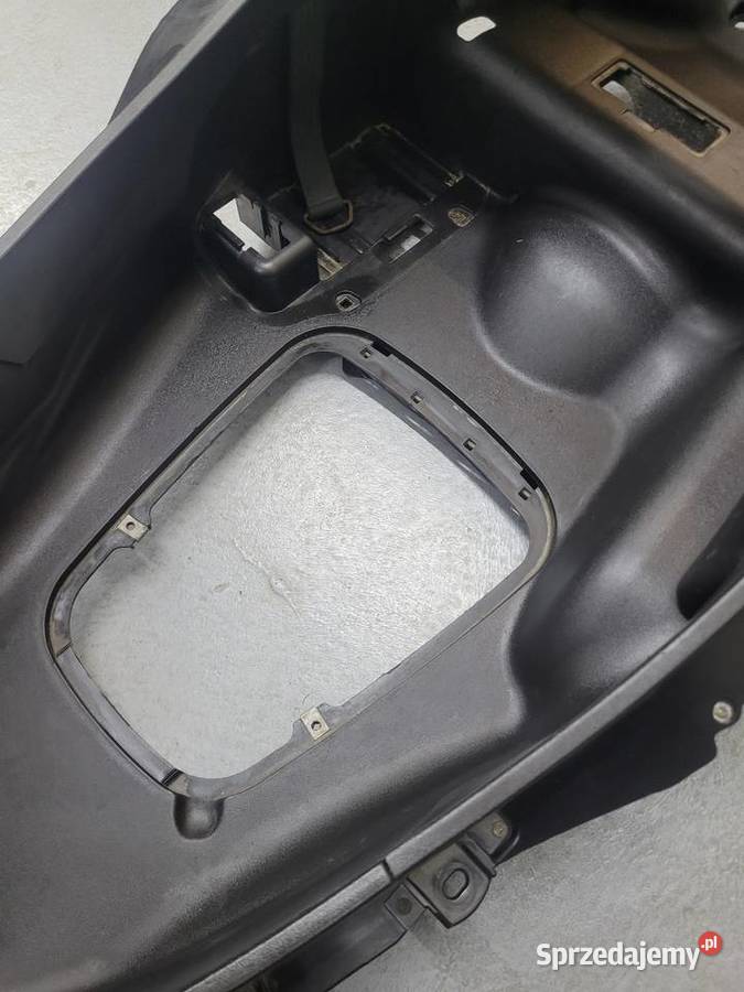 Piaggio MP 3 125 wypełnienie schowek pod Nowy Tomyśl