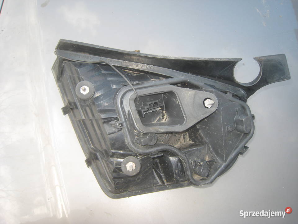 Lampa tylna lewa lewy tył Fiat Stilo 3d