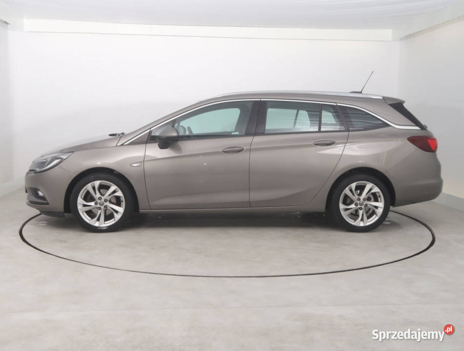 Opel Astra 14 T 110KM