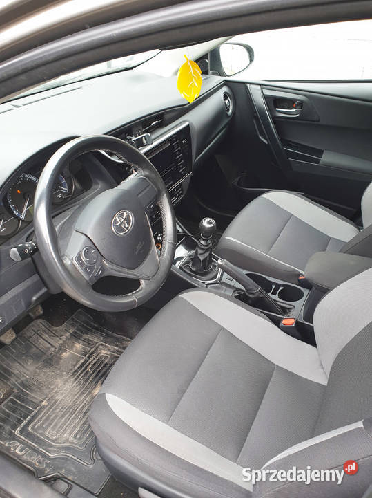 TOYOTA AURIS ACTIVE CITY 133 benzyna 2017 nieuszkodzony Warszawa