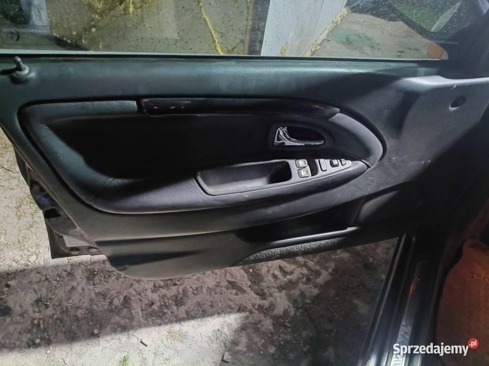 Volvo V40 19D 2002r NA CZĘŚCI kod lakieru 24713 centralny zamek Motoryzacja Rejowiec Fabryczny sprzedam