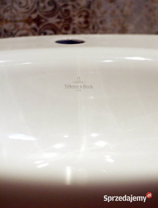 Umywalka VilleroyBoch Aveo CeramicPlus Piaseczno