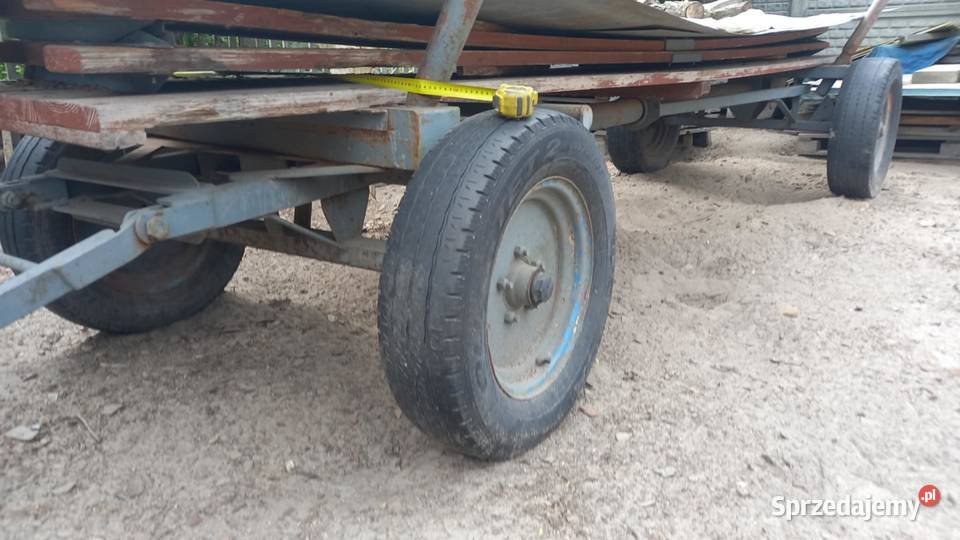 Wóz do traktora fura Cisów