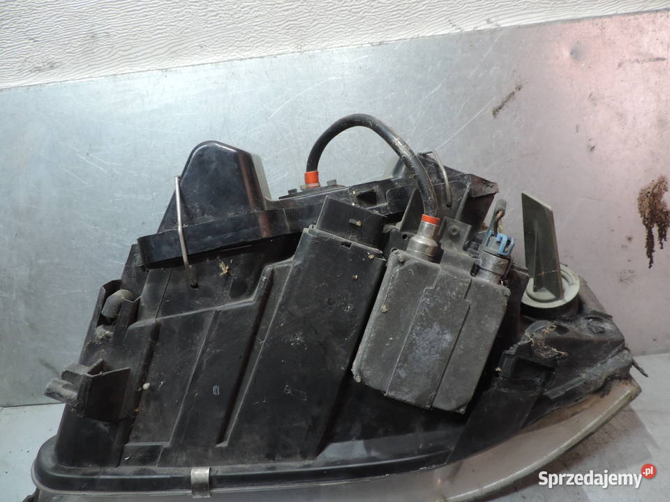 LAMPA XENON REFLEKTOR PRAWY PRZÓD PRZETWORNICA Rok produkcji 2000 Przetwornice małopolskie Nowy Sącz