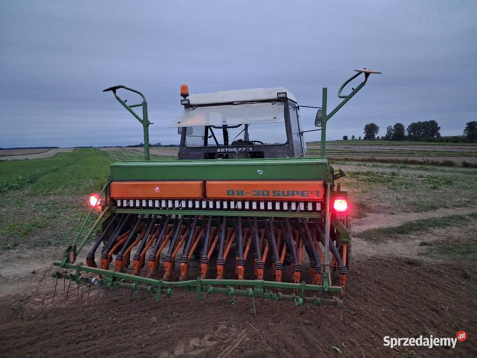 Sprzedam siewnik D8 3 m SUPER Rozkoszówka sprzedam