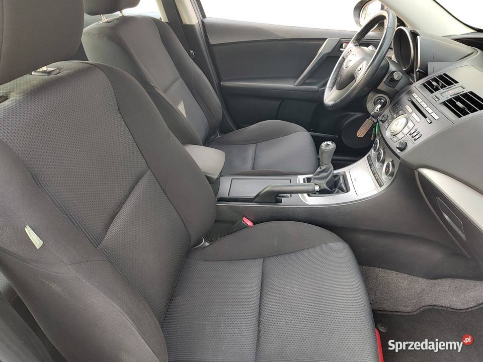 MAZDA 3 SEDAN 16 BENZYNA Leszno