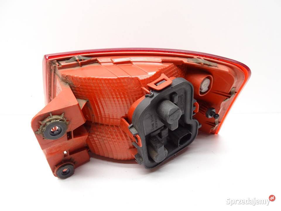 LAMPA LEWA LEWY TYŁ TYLNA W BŁOTNIK AUDI A6 C7