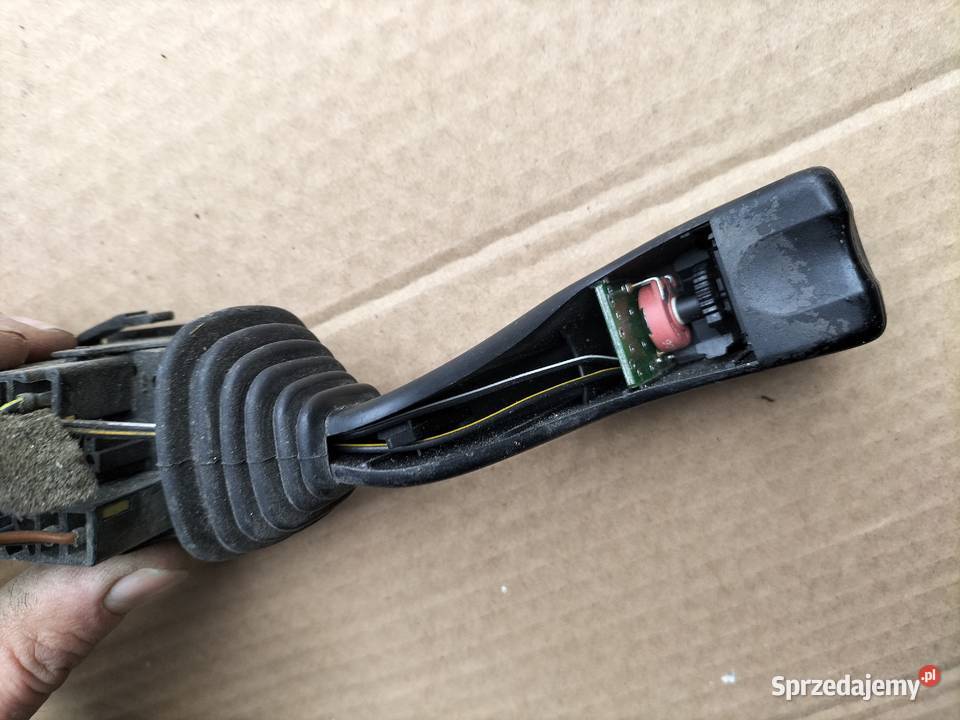 PRZEŁĄCZNIK WYCIERACZEK OMEGA B Kamień-Kolonia