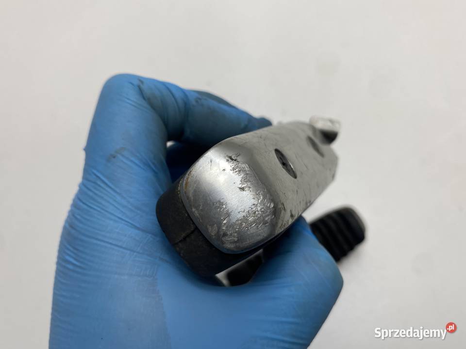 SUZUKI SIXTEEN UX125 PODNÓŻKI PASAŻERA STOPKA Siedlce