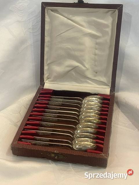 Elegancki zestaw 12 srebrnych łyżeczek próba 900