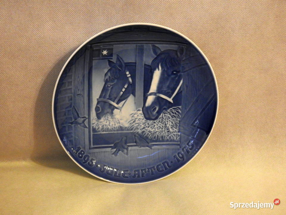 Śliczny stary dekoracyjny talerz koloru Porcelana i szkło