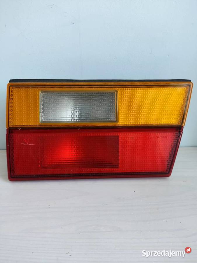 Lampa Hella tylna prawa VW Passat B2 32B osobowe Głuchołazy sprzedam