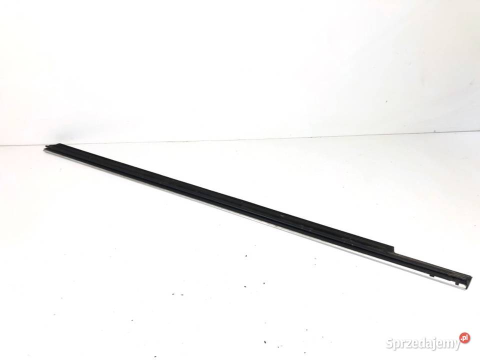 LISTWA ZGARNIAJĄCA PRZÓD PRAWY MERCEDES X204 podkarpackie