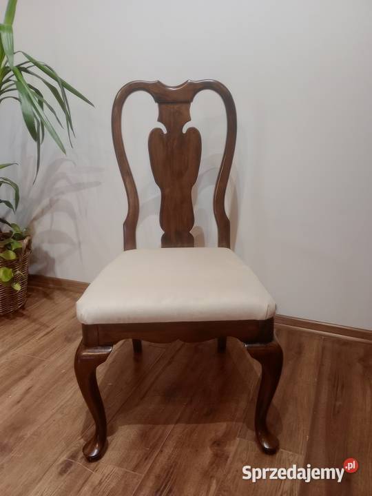 Stylowe 4 krzesła renowacji Okazja Lusówko
