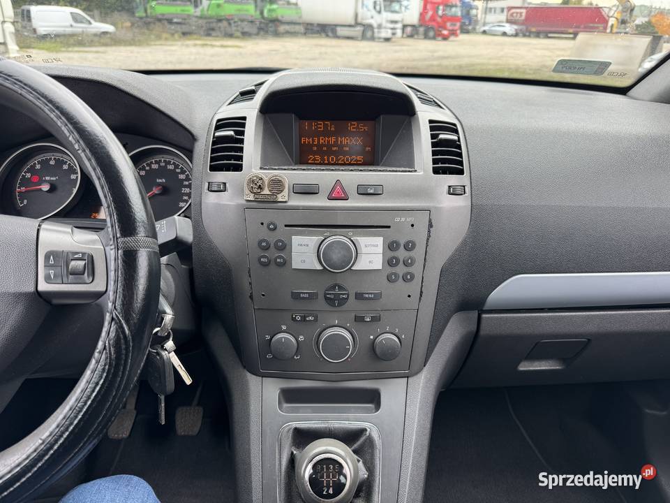 Opel Zafira 18 BENZYNAGAZ 7 OSOBOWA Klimatyzacja benzyna+LPG Konin sprzedam