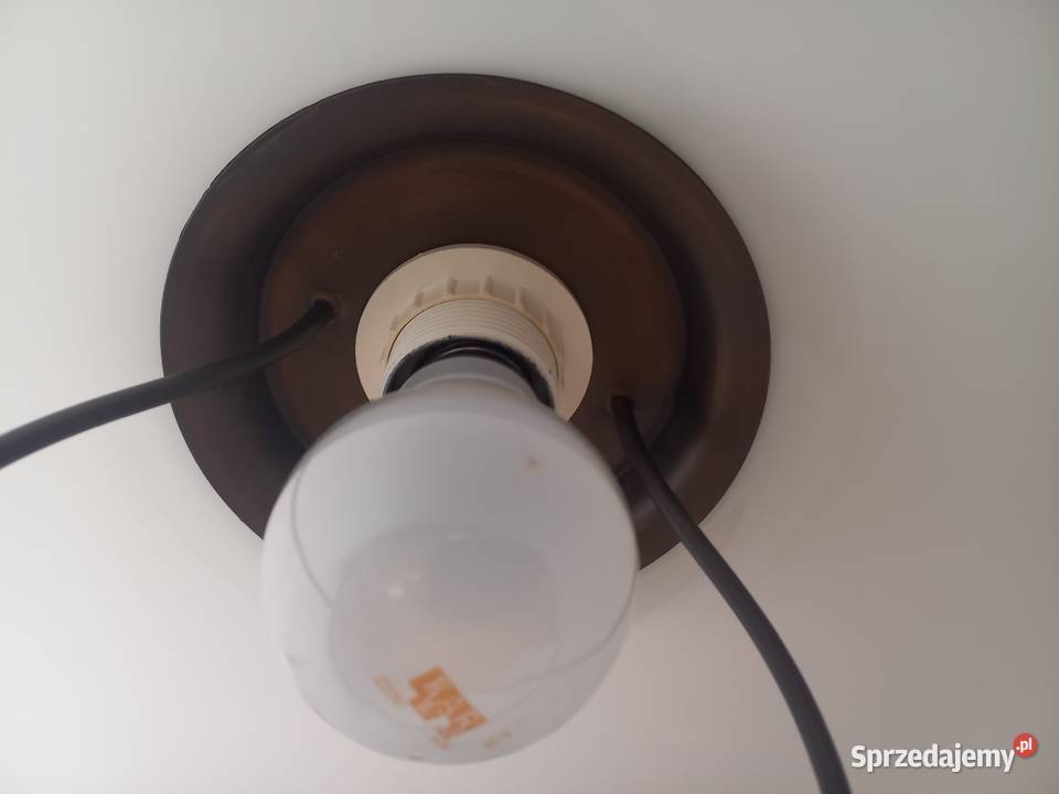 Żyrandol szklany mosiężny holenderski z Gawroniec