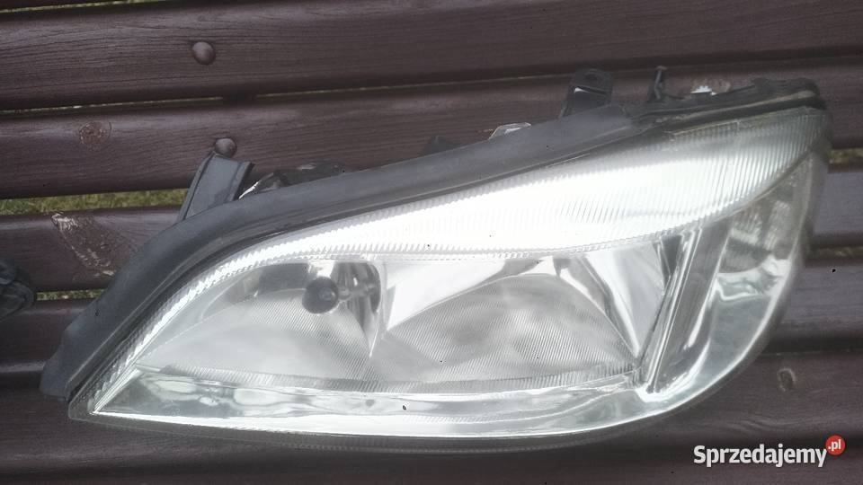 Lampy przód Opel Łobodno sprzedam
