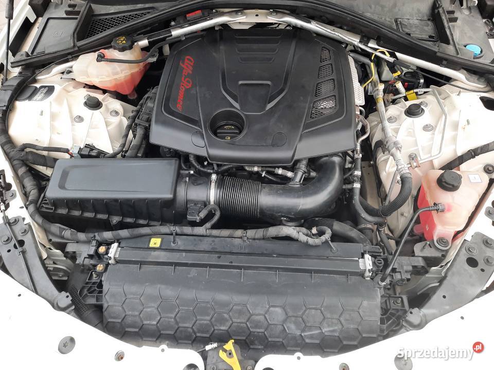 Alfa Romeo Giulia 280 2018 światła LED Garbatka