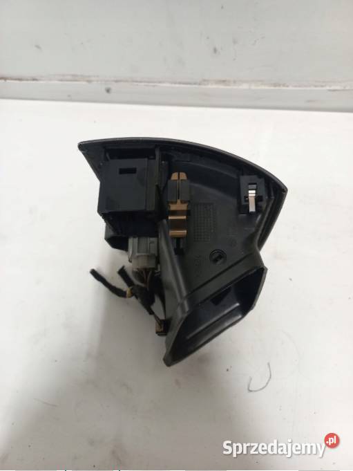 KRATKA NAWIEWU TYLNEGO Audi A6 C5 4B0819203 Rok produkcji 2004 Chełm