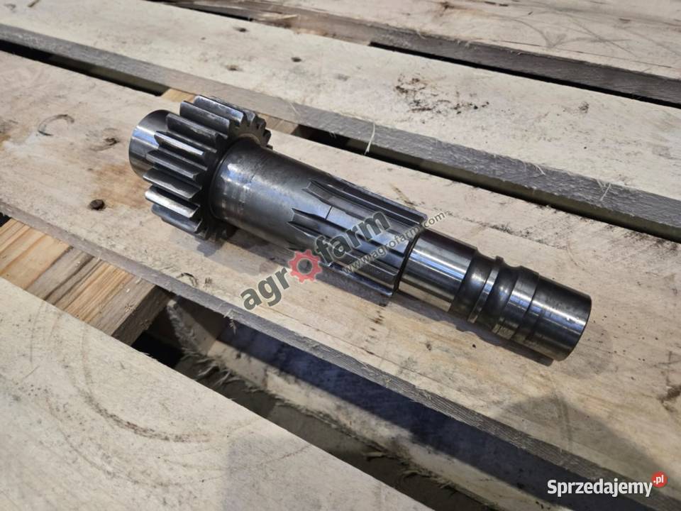 Wałek przystawki FWD Case 1255 1455 XL