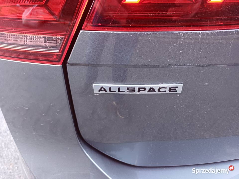 Polski salon Faktura Vat Tiguan Allspace 20 welurowa tapicerka