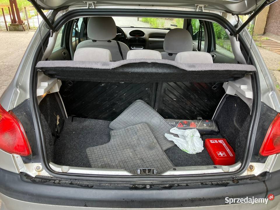 Syndyk sprzeda Peugeot 206XT 14 2004 benzyna manualna dolnośląskie Wałbrzych