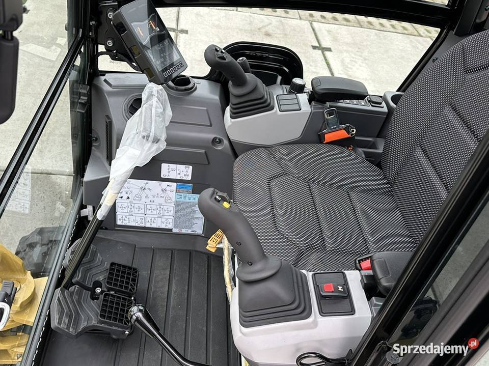 FABRYCZNIE NOWA MINIKOPARKA CATERPILLAR 302 CR Tuliszków