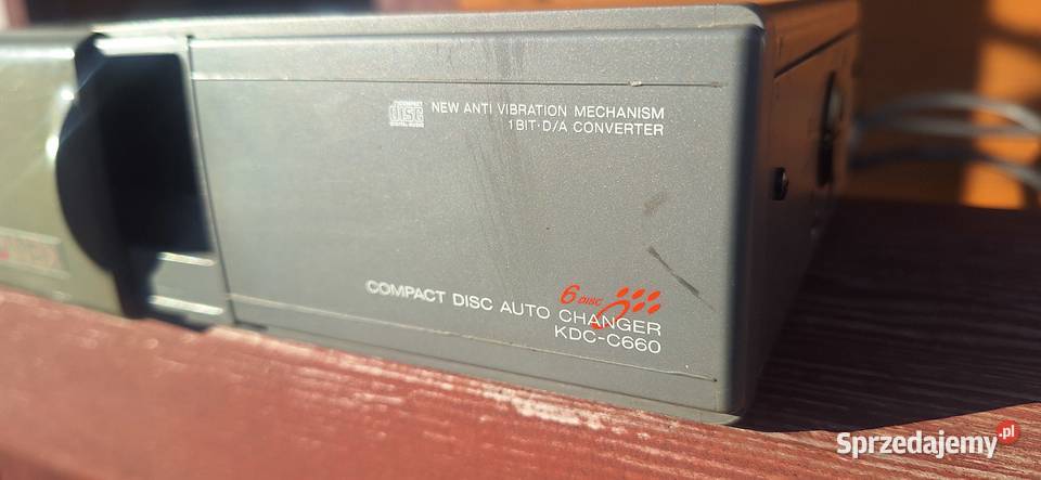 Radio Kenwood z oryginalną zmieniarką na 6 płyt