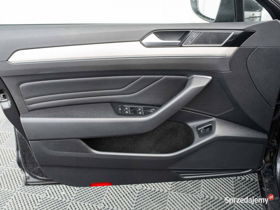 Volkswagen Passat WD4254T15 TSI Elegance DSG aluminiowe felgi Pępowo