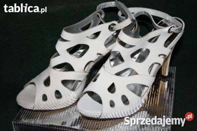 Sandały na platformie 39 NOWE wygodne skóra ekologiczna Sandały i klapki Legnica sprzedam